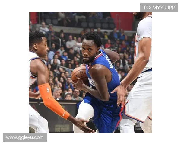 卡瓦哈尔与特莱斯在边后卫职责下出现推进与防守体系分散趋势